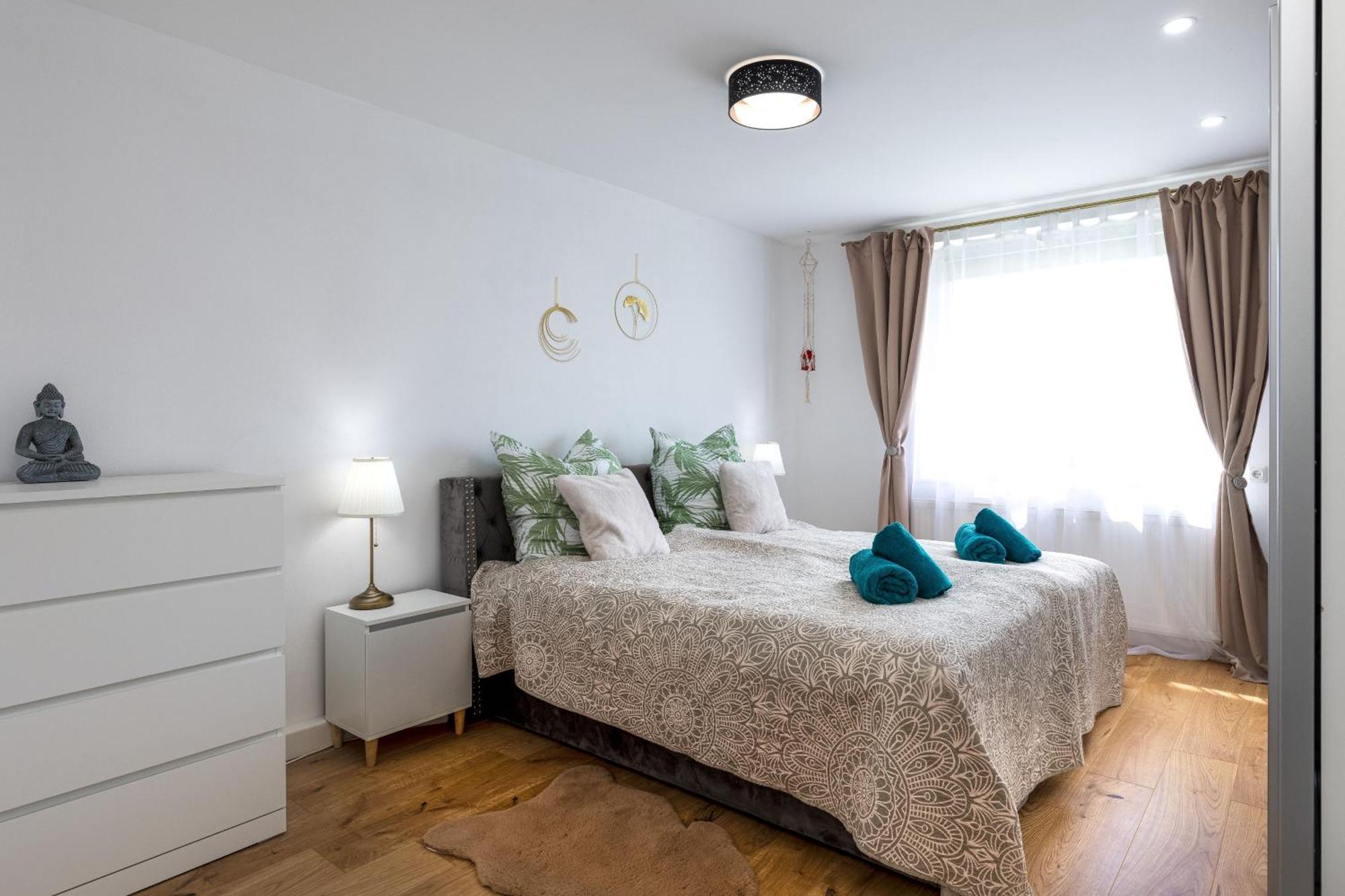 Schoenes, Modernes Apartment Mit Zwei Schlafzimmern - Zentral Mit Balkon Fuer 6 Personen مونتابور المظهر الخارجي الصورة